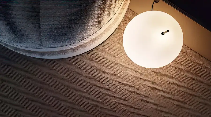 Lampada Elementi De Padova da appoggio in casa privata sopra tappeto