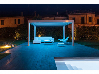 PISCINA ESTERNA PRIVATA